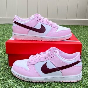 Nike dunk low white pink shoes preschool
